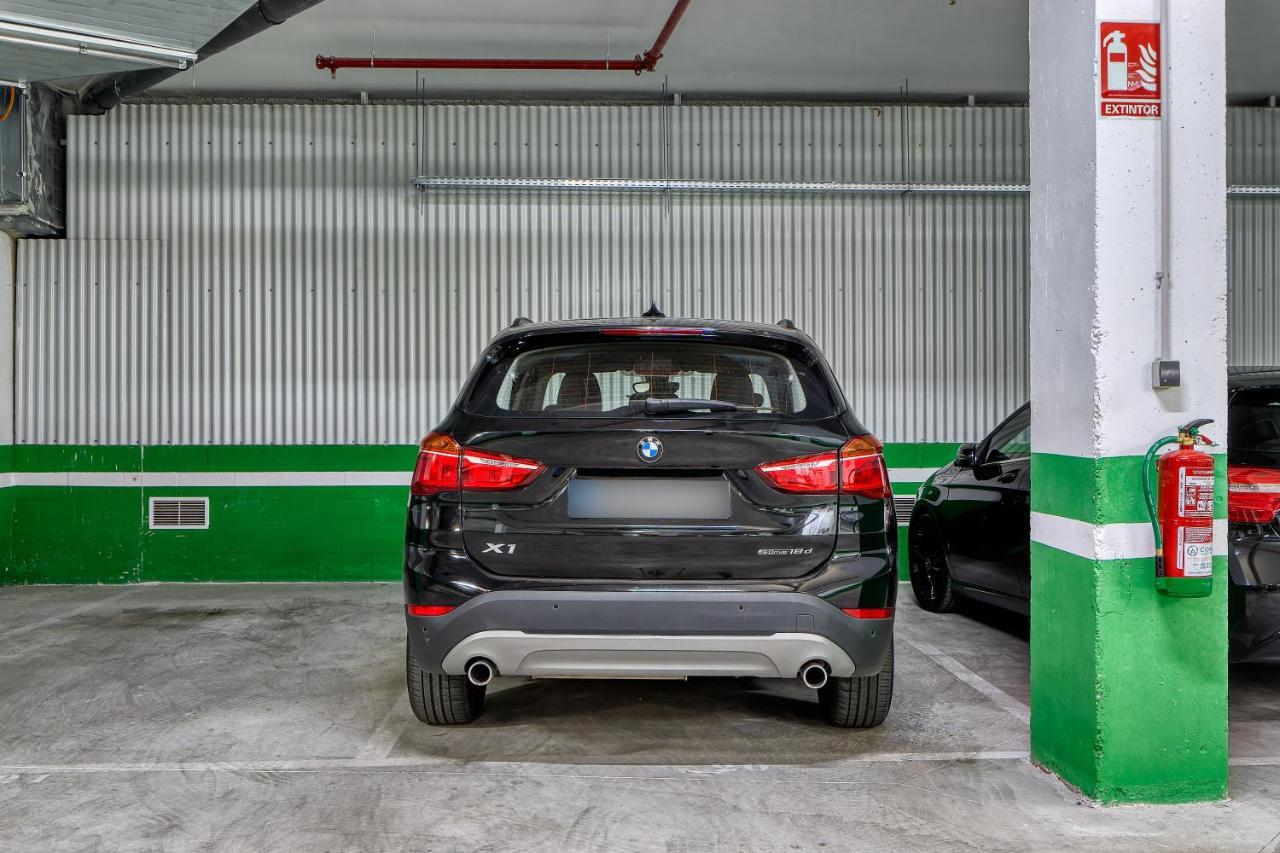 Ab Vialia Estacion Suitemalaga - Parking Kültér fotó